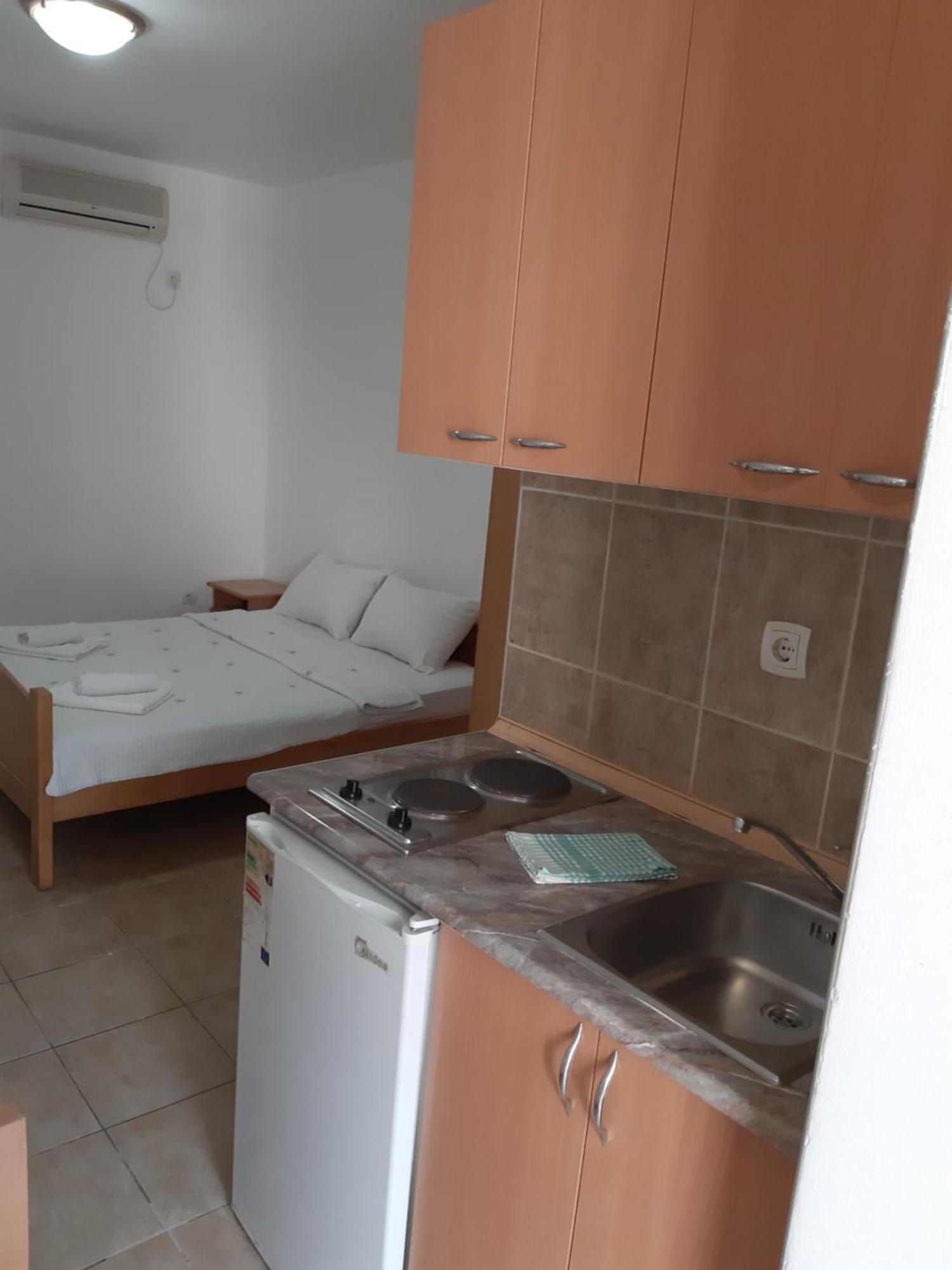 Guest House Perovic Sutomore Quarto foto